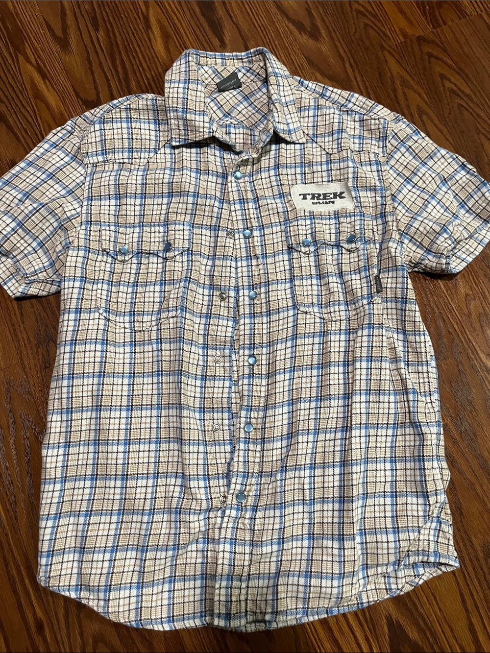 Howies TREK Short-Sleeve Plaid Button-Down Shirt in Blue and Cream MENS Medium